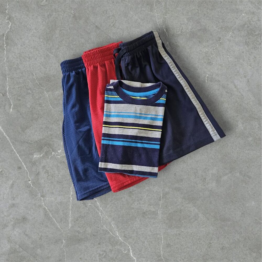 Bundle Lot of 4 pieces Boy Clothing Short Sleeve T-Shirt Shorts Blue Red Size M